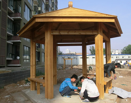 木质凉亭